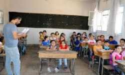 النظام يفصل 250 مدرساً في ريف حمص المحاصر