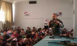 نظام الأسد يجند الأطفال علناً في المدارس