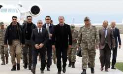 وزير الدفاع التركي يجري جولة تفقدية على الحدود مع سوريا