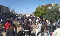 ريف درعا: مظاهرة حاشدة تطالب بإسقاط الأسد وإخراج الميلشيات الإيرانية