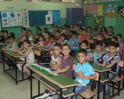 الحرمان من الدراسة.. شبحٌ يطارد الأطفال السوريين في لبنان